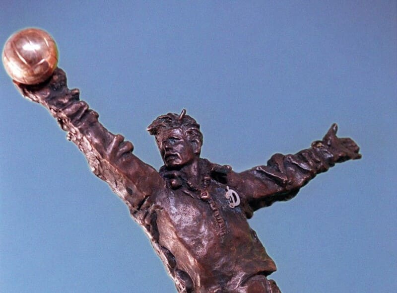 Bức tượng đồng thủ môn Lev Yashin