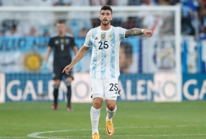 Marcos Senesi bắt đầu sự nghiệp bóng đá tại San Lorenzo