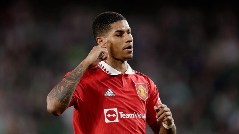 Marcus Rashford thi đấu trong màu áo của Man United