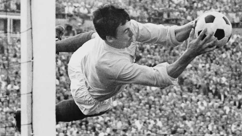 Pha cứu thua huyền thoại của Gordon Banks trước Pele