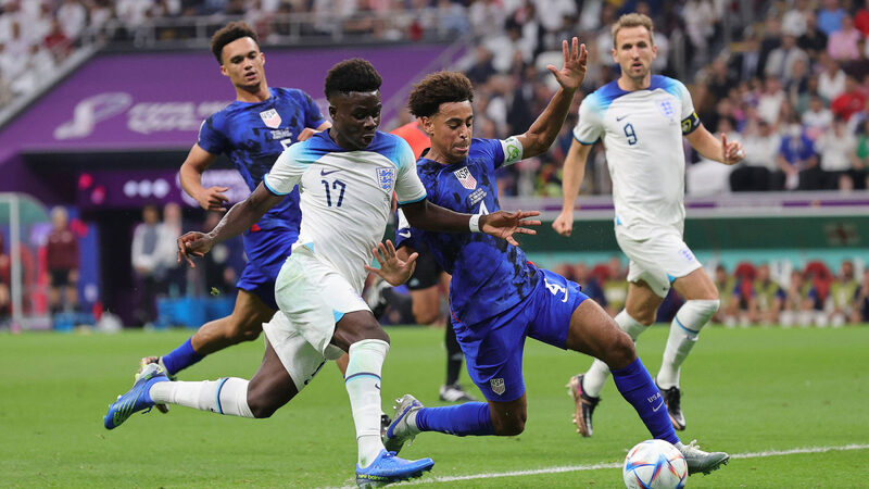 So sánh Tyler Adams với các tiền vệ khác
