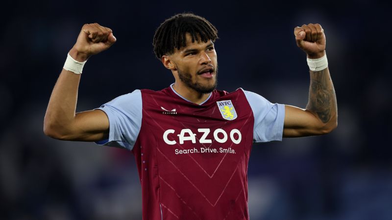 Thủ lĩnh hàng phòng ngự Aston Villa