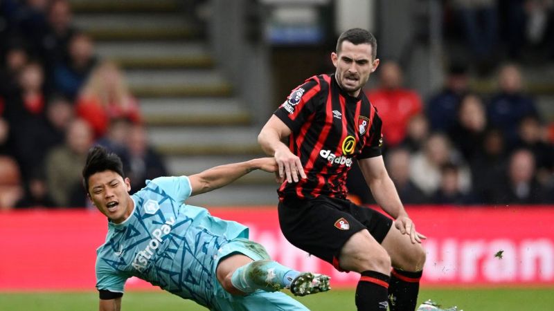 Tiền vệ đa năng của Bournemouth