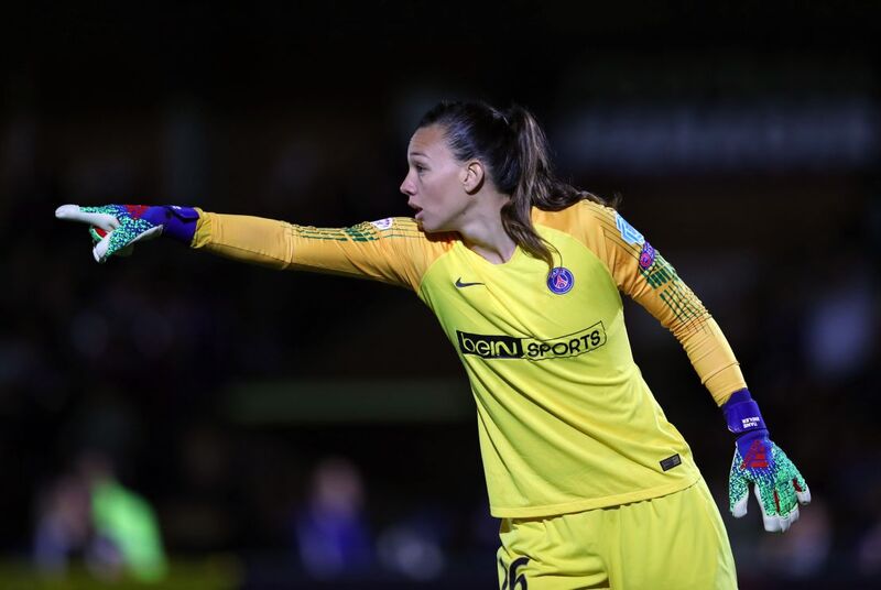 Christiane Endler với giải FIFA 2021