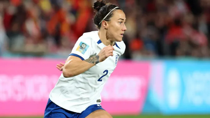Lucy Bronze sở hữu tư duy tấn công sắc bén