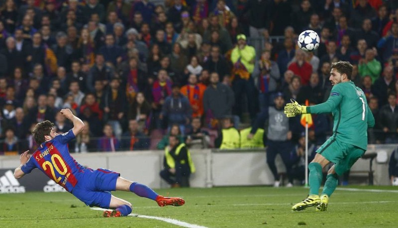 Pha cản phá đỉnh cao của Sergi Roberto