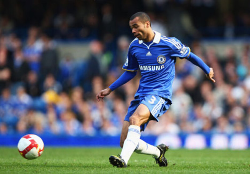 Pha truy cản đỉnh cao của Ashley Cole
