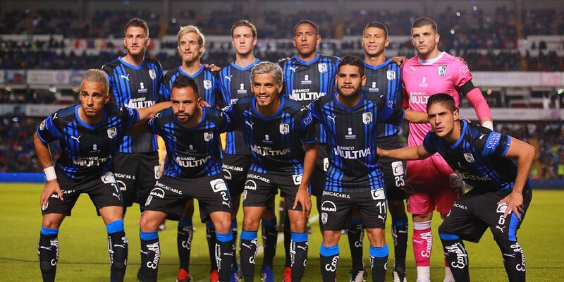 Querétaro phủ kín khán đài Estadio Corregidora trong trận đấu tại Liga MX
